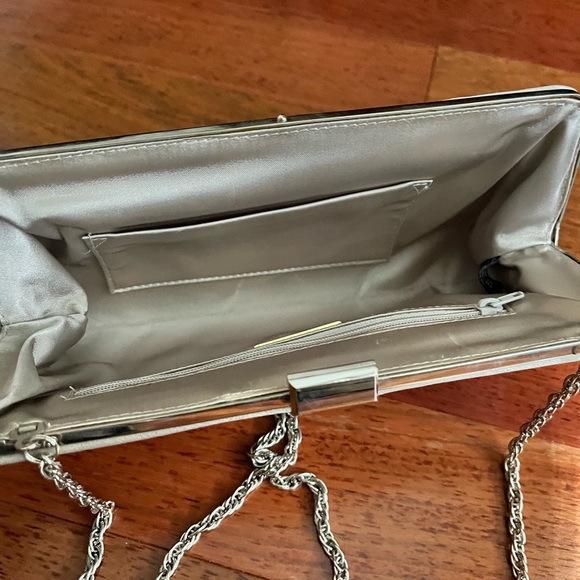 Talbots Evening Bag Clutch Purse Satin With Silver Chain Strap Beige - Picture 7 of 9